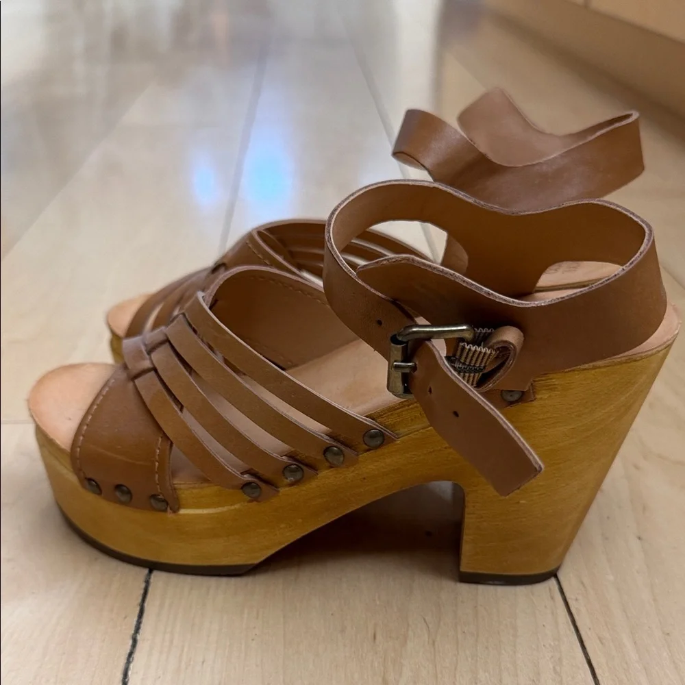 FRYE AND CO. Cognac Tan Leather Woven Ankle-Strap Sandals - Picture 2 of 4